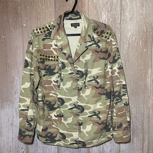 TOPSHOP camouflage women jacket with gold spikes & Guadalupe “Mother of Mary” - Picture 9 of 9